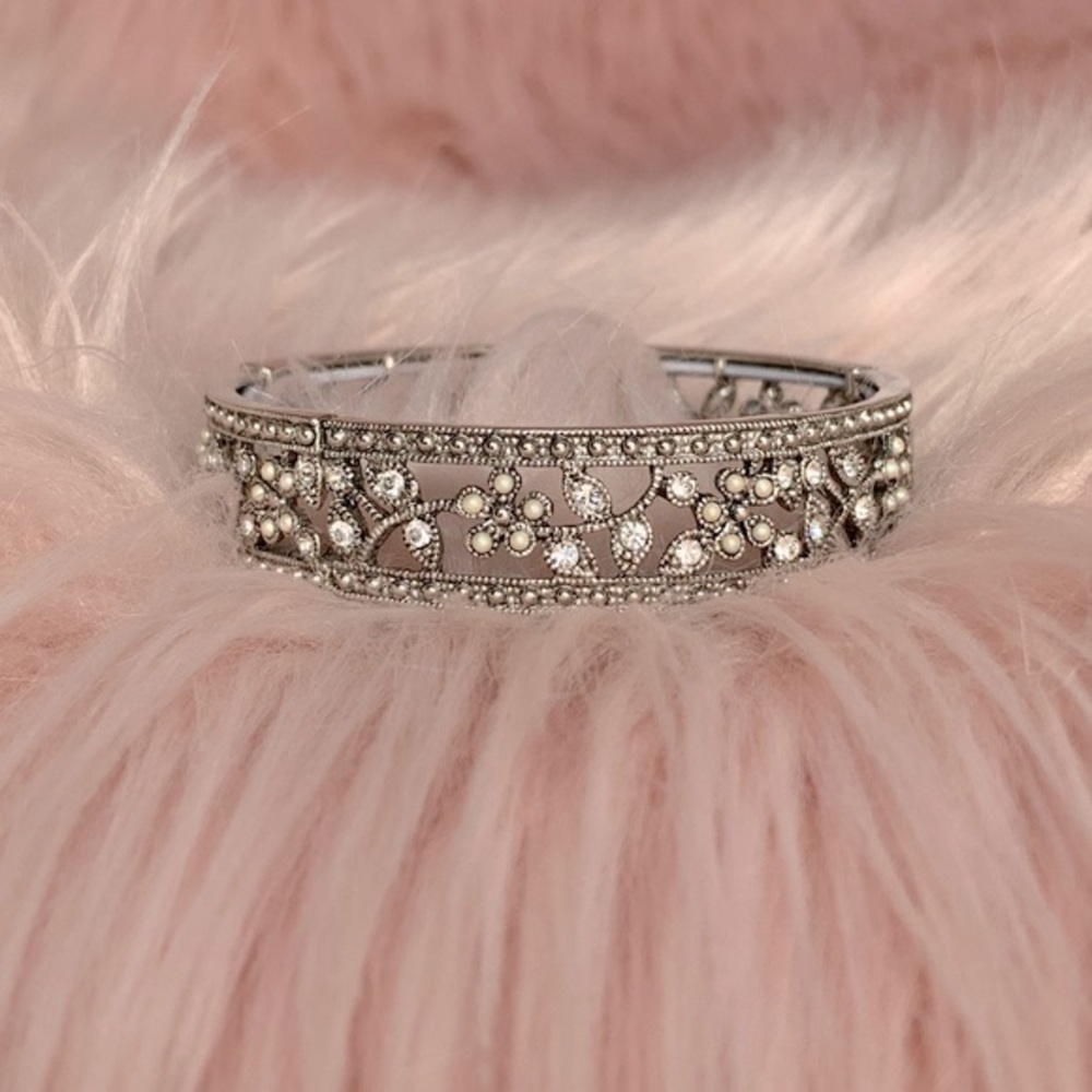 Monet Diamonds & Pearls Silver Bracelet 2.5”